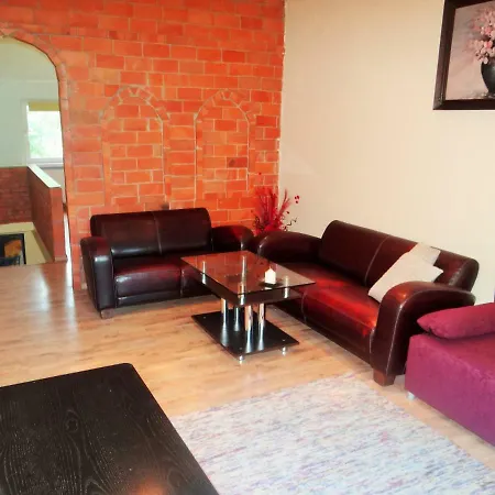 Familijny Apartament Z Garazem Legnica Exterior photo